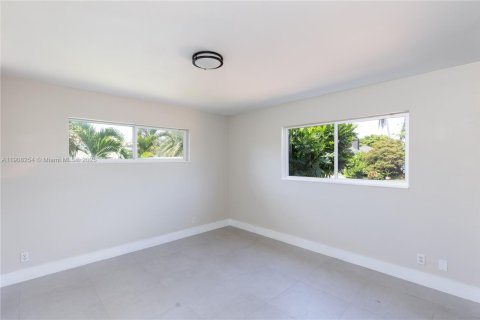 Casa en alquiler en Lighthouse Point, Florida, 3 dormitorios, 172.71 m2 № 1970329 - foto 17