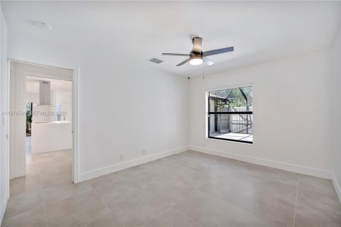 Condo in Coconut Creek, Florida, 2 bedrooms  № 2044430 - photo 22