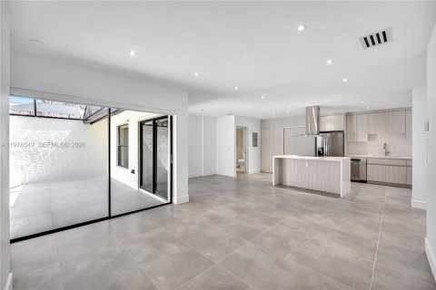 Condo in Coconut Creek, Florida, 2 bedrooms  № 2044430 - photo 8