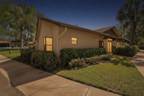 Condo in Coconut Creek, Florida, 2 bedrooms  № 2044430 - photo 29