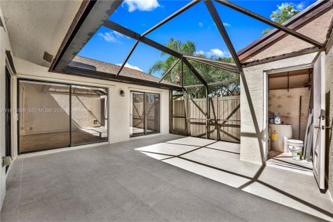 Condo in Coconut Creek, Florida, 2 bedrooms  № 2044430 - photo 7