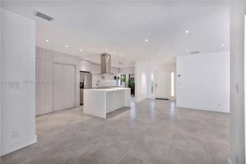 Condo in Coconut Creek, Florida, 2 bedrooms  № 2044430 - photo 15