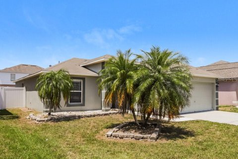 Villa ou maison à louer à Gibsonton, Floride: 3 chambres, 138.15 m2 № 2436782 - photo 2