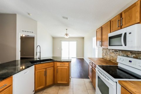 Villa ou maison à louer à Gibsonton, Floride: 3 chambres, 138.15 m2 № 2436782 - photo 8