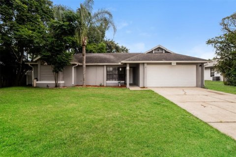 House in Deltona, Florida 3 bedrooms, 149.39 sq.m. № 2275769