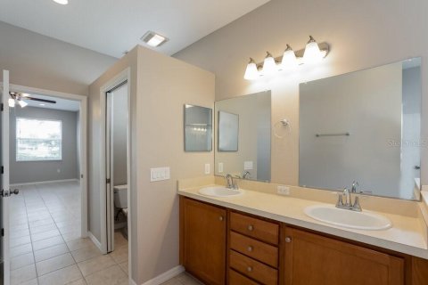 Casa en alquiler en Lakewood Ranch, Florida, 3 dormitorios, 192.59 m2 № 1880496 - foto 10