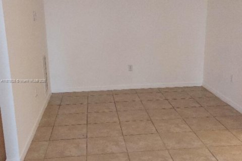 Купить кондоминиум в Дорал, Флорида 2 спальни, 103.59м2, № 1929377 - фото 5