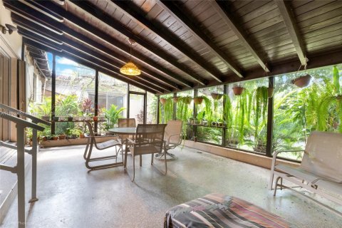 Casa en venta en Coral Gables, Florida, 5 dormitorios, 241.45 m2 № 1945067 - foto 5