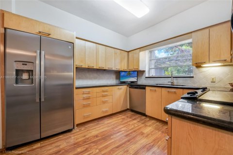 Casa en venta en Coral Gables, Florida, 5 dormitorios, 241.45 m2 № 1945067 - foto 7