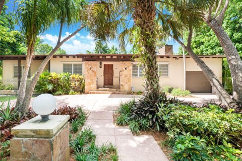 Casa en venta en Coral Gables, Florida, 5 dormitorios, 241.45 m2 № 1945067 - foto 1