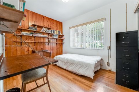 Casa en venta en Coral Gables, Florida, 5 dormitorios, 241.45 m2 № 1945067 - foto 18