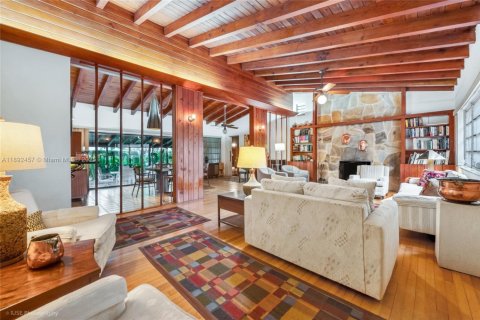 Casa en venta en Coral Gables, Florida, 5 dormitorios, 241.45 m2 № 1945067 - foto 12