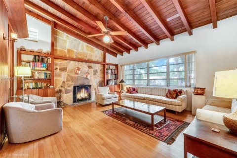 Casa en venta en Coral Gables, Florida, 5 dormitorios, 241.45 m2 № 1945067 - foto 15