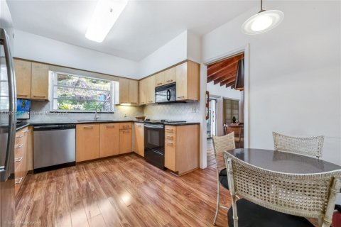 Casa en venta en Coral Gables, Florida, 5 dormitorios, 241.45 m2 № 1945067 - foto 6