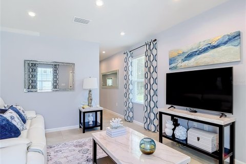 Townhouse in New Port Richey, Florida 3 bedrooms, 151.62 sq.m. № 2206782 - photo 9