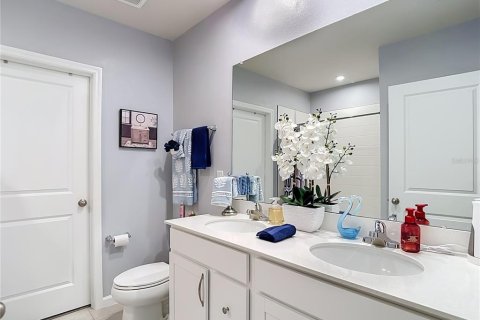 Townhouse in New Port Richey, Florida 3 bedrooms, 151.62 sq.m. № 2206782 - photo 22