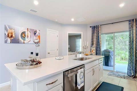 Townhouse in New Port Richey, Florida 3 bedrooms, 151.62 sq.m. № 2206782 - photo 30