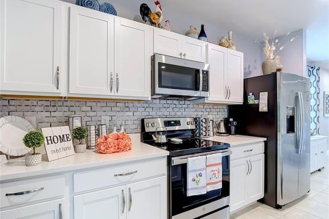 Townhouse in New Port Richey, Florida 3 bedrooms, 151.62 sq.m. № 2206782 - photo 23