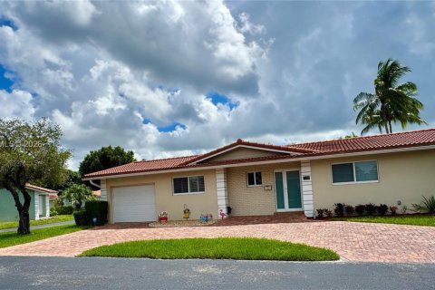 Casa en Plantation, Florida 2 dormitorios, 166.3 m2 № 2369969