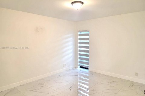 Condo in Plantation, Florida, 3 bedrooms  № 1466511 - photo 15