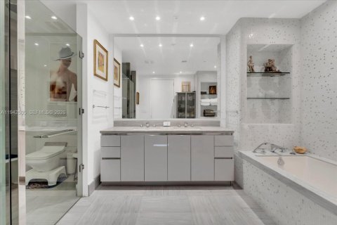 Condominio en venta en Sunny Isles Beach, Florida, 3 dormitorios, 245.54 m2 № 2000457 - foto 20