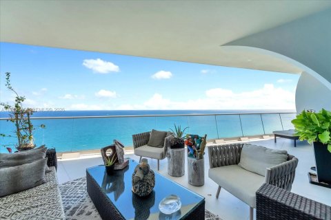 Condominio en venta en Sunny Isles Beach, Florida, 3 dormitorios, 245.54 m2 № 2000457 - foto 3