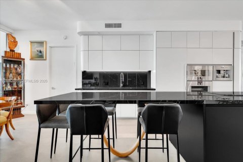 Condominio en venta en Sunny Isles Beach, Florida, 3 dormitorios, 245.54 m2 № 2000457 - foto 15