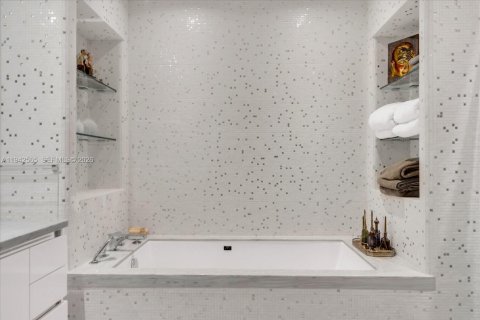 Condominio en venta en Sunny Isles Beach, Florida, 3 dormitorios, 245.54 m2 № 2000457 - foto 21