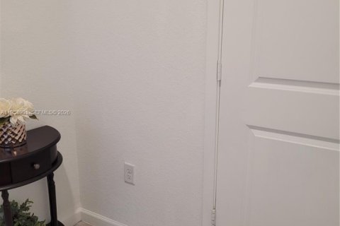 Touwnhouse à louer à Homestead, Floride: 4 chambres, 127.65 m2 № 2010151 - photo 7