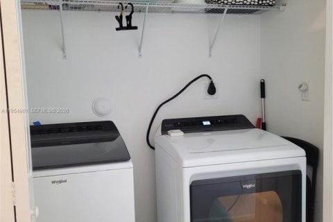 Touwnhouse à louer à Homestead, Floride: 4 chambres, 127.65 m2 № 2010151 - photo 28