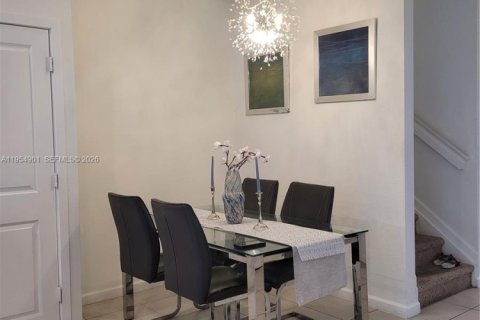 Touwnhouse à louer à Homestead, Floride: 4 chambres, 127.65 m2 № 2010151 - photo 10