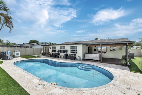 House in Margate, Florida 3 bedrooms, 140.19 sq.m. № 1954265 - photo 1