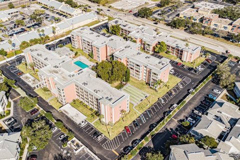 Condo in Saint Petersburg, Florida, 2 bedrooms  № 1570549 - photo 6