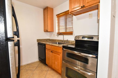 Copropriété à louer à West Palm Beach, Floride: 1 chambre, 57.23 m2 № 2275035 - photo 2