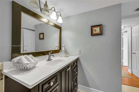 Condominio en alquiler en Fort Lauderdale, Florida, 2 dormitorios, 122.63 m2 № 2054459 - foto 18