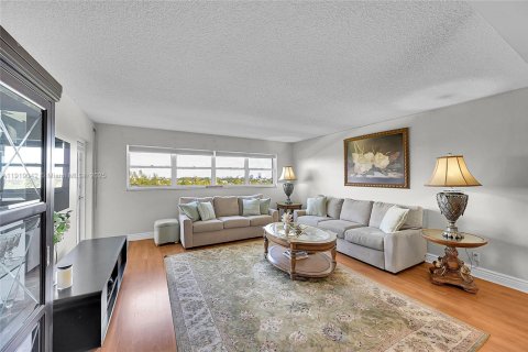 Condominio en alquiler en Fort Lauderdale, Florida, 2 dormitorios, 122.63 m2 № 2054459 - foto 6