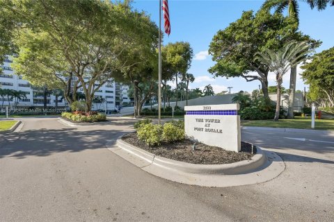 Condominio en Fort Lauderdale, Florida, 2 dormitorios  № 2054459
