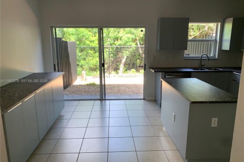 Townhouse in Homestead, Florida 2 bedrooms, 108.32 sq.m. № 2046738 - photo 16