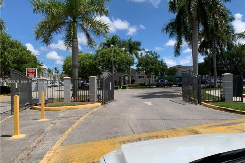 Townhouse in Homestead, Florida 2 bedrooms, 108.32 sq.m. № 2046738 - photo 6