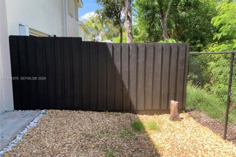 Townhouse in Homestead, Florida 2 bedrooms, 108.32 sq.m. № 2046738 - photo 13