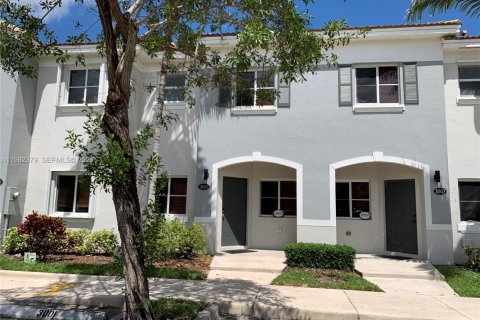 Townhouse in Homestead, Florida 2 bedrooms, 108.32 sq.m. № 2046738