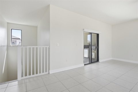 Townhouse in Doral, Florida 3 bedrooms, 179.21 sq.m. № 2172591 - photo 25