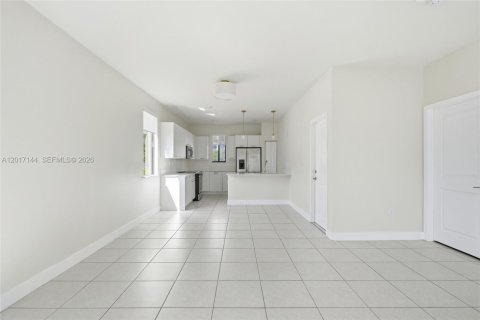 Townhouse in Doral, Florida 3 bedrooms, 179.21 sq.m. № 2172591 - photo 6