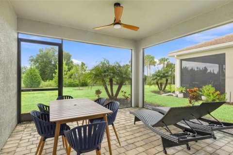 House in Venice, Florida 3 bedrooms, 179.86 sq.m. № 2347226 - photo 25