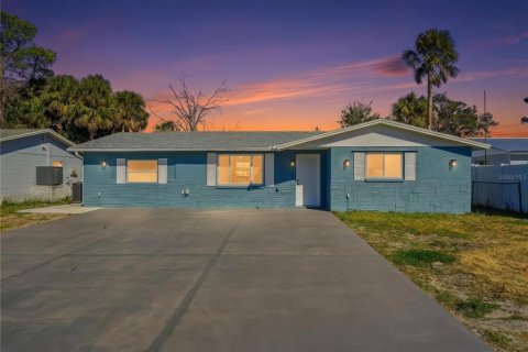 Villa ou maison à Port Richey, Floride 3 chambres, 121.89 m2 № 2110828