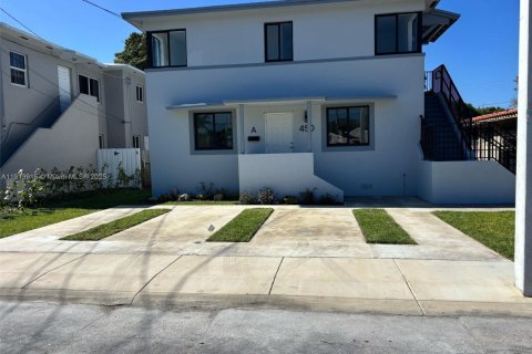 House in Miami, Florida 3 bedrooms, 229.93 sq.m. № 1968530