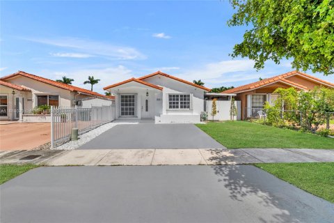 Casa en alquiler en Hialeah Gardens, Florida, 2 dormitorios, 97.83 m2 № 1942050 - foto 5