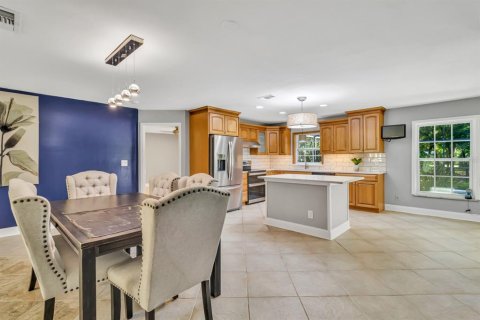 Casa en venta en Apopka, Florida, 4 dormitorios, 226.03 m2 № 1886824 - foto 5