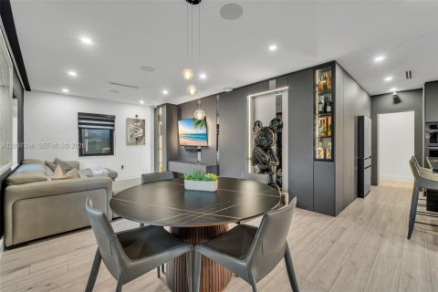 Villa ou maison à vendre à Miami, Floride: 3 chambres, 107.86 m2 № 2391942 - photo 18