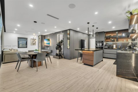 Villa ou maison à vendre à Miami, Floride: 3 chambres, 107.86 m2 № 2391942 - photo 7